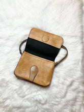 Load image into Gallery viewer, Vintage Tan Leather Bag
