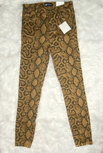 Load image into Gallery viewer, Zara Leopard Print Jeans (US4)
