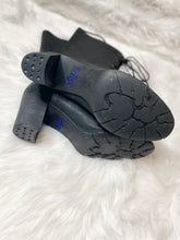 Load image into Gallery viewer, Black Lace-up Boots by Clark’s INDIGO (US11)
