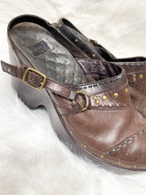 Load image into Gallery viewer, Indigo by Clark’s Brown Shoes (US10)
