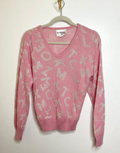 Load image into Gallery viewer, Vintage Light Pink V-Neck Sweater (S)
