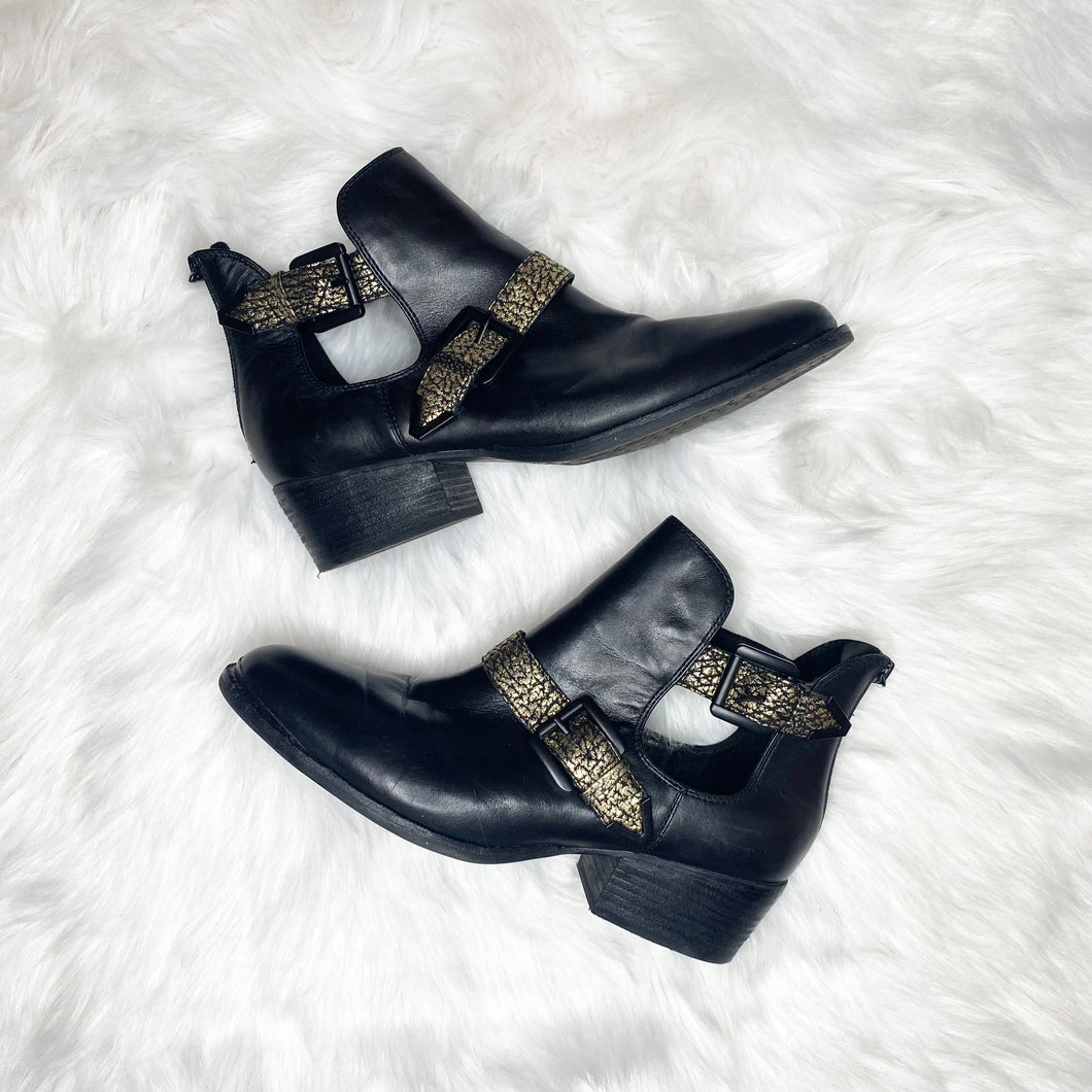 Elliott Lucca Raffaela Cutout Bootie (US10)