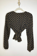 Load image into Gallery viewer, Black/Gold V-Neck Wrap Top (XL)
