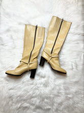 Load image into Gallery viewer, Vintage Tan Leather Boots (US8.5)
