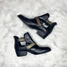 Load image into Gallery viewer, Elliott Lucca Raffaela Cutout Bootie (US10)
