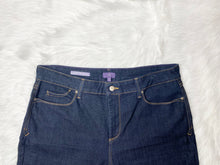 Load image into Gallery viewer, NYDJ Marilyn Straight Jeans (US16)
