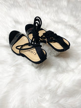 Load image into Gallery viewer, Diamanté Heels (US9)
