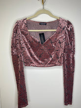 Load image into Gallery viewer, Mauve, Printed Crop Top (XS)
