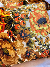 Load image into Gallery viewer, Vintage Floral Decorative Pillows
