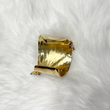 Load image into Gallery viewer, Traci Lynn “Boutique Bracelet” Cuff
