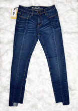 Load image into Gallery viewer, Blue Jeans - Ankle Length
