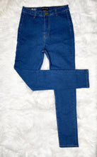 Load image into Gallery viewer, High Waisted Skinny Jeans (US4)
