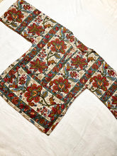 Load image into Gallery viewer, Vintage Floral Baja Shirt (S/M)
