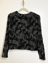 Load image into Gallery viewer, Vintage Silver &amp; Black Paisley Blazer (S/M)
