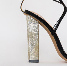 Load image into Gallery viewer, Diamanté Heels (US9)
